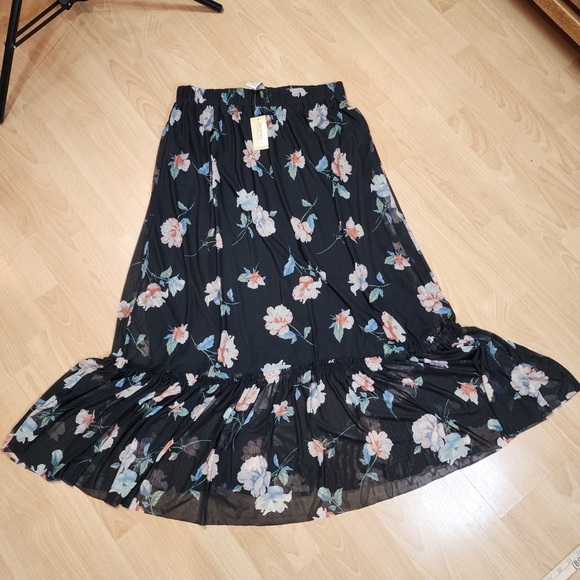 NWT American Rag Black Floral Pull On Stretch Mesh Tiered Maxi Skirt Size XXL - Picture 10 of 13